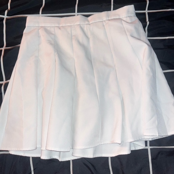 White Ruffled Skirt - Picture 3 of 4